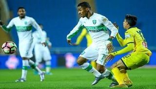 لاعب الأهلي