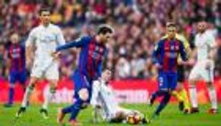 مطرب شهير ضيف كلاسيكو الريال والبارسا الودي 