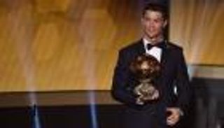 زيدان: رونالدو يستحق الفوز بالكرة الذهبية