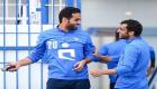 القحطاني يتغزل في الشلهوب "أيقونة الكرة السعودية"