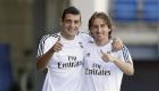 ميلان وروما يستهدفان لاعب وسط الريال