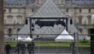 إخلاء اللوفر "أمنيا" قبل إعلان اسم الرئيس الـ 25 لفرنسا