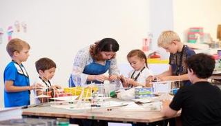 ورشة حضرها مجموعة من الأطفال تراوحت أعمارهم من 6 إلى 12 سنة