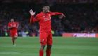 صور ستوريدج بـ"الشيشة" تثير جدلا في ليفربول