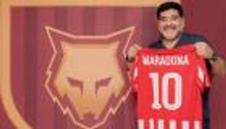 بوابة العين تكشف تفاصيل تعاقد الفجيرة مع مارادونا