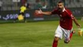 هاتريك السعيد يحلق بالأهلي في صدارة الدوري المصري