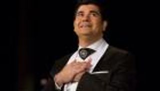 بالفيديو.. انهيار مسرح خلال حفل فني في إيران