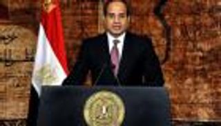 السيسي مهنئا ماكرون: أتطلع للتعاون معكم في تعزيز العلاقات بين بلدينا