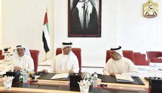 الشيخ منصور بن زايد آل نهيان في اجتماع جهاز الإمارات للاستثمار