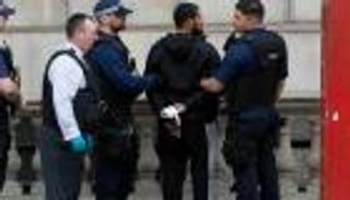 حبس بريطاني اعتقل قرب مكتب ماي بتهمة الإرهاب