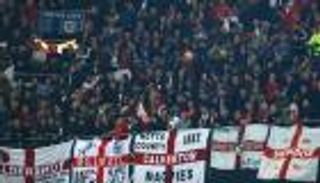 الحرب العالمية تتسبب في إيقاف مشجعي إنجلترا