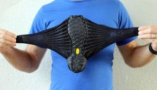 حذاء فيبرام جديد وعصري