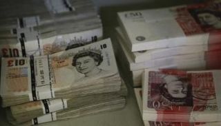 القاضي أمر الزوج بدفع 453 مليون إسترليني لمطلقته