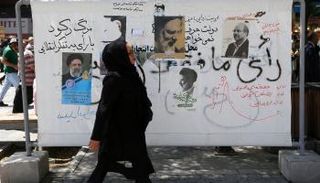 جانب من الدعاية الانتخابية بإيران