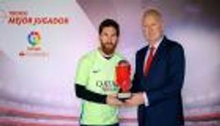 ميسي الأفضل في أبريل.. وقاهر البرسا أحسن مدرب