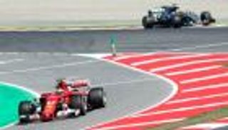 هاميلتون يتصدر التجارب الحرة لسباق اسبانيا 