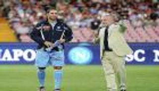 رئيس نابولي يجدد هجومه على هيجوايين