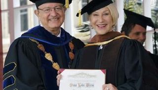 هيلين ميرين وعميد جامعة جنوب كاليفورنيا 