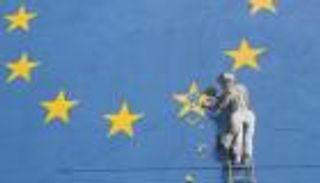 بالصور.. "بانكسي" مشاغب الجرافيتي المجهول الذي حير العالم