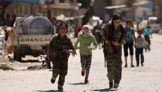 الحياة تعود إلى طبيعتها غربي الرقة