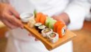 توقف عن تناول السوشي.. تعرف على الأسباب