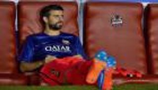 إنريكي يؤكد غياب بيكيه عن مواجهة لاس بالماس