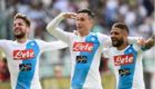نابولي يكتسح تورينو ويستعيد وصافة الكالتشيو