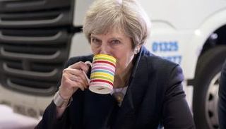 رئيسة الوزراء البريطانية تيريزا ماي