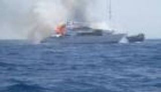 بالصور.. الجيش المصري ينقذ 23 سائحًا من حريق بالغردقة
