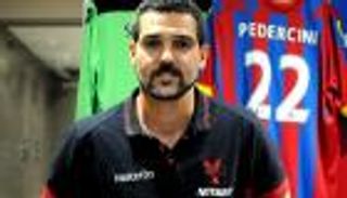 كريستال بالاس يجدد عقد حارسه العجوز