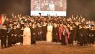 أحمد بن محمد يشهد حفل تخريج الدفعة الـ20 من الجامعة الأمريكية في دبي