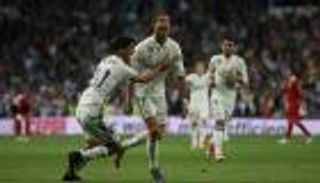 الريال يضرب إشبيلية برباعية ويقترب بقوة من لقب الليجا