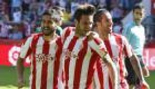 ديبورتيفو يتعادل ويقصي خيخون من الليجا