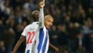 نجم الجزائر يقود بورتو لتعزيز وصافة الدوري البرتغالي