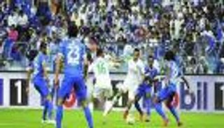 "الجوهرة المشعة" يفتح الباب لصراع لافتات الزعيم والملكي