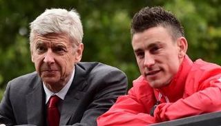 غموض مستقبل فينجر يؤثر على لاعبي أرسنال