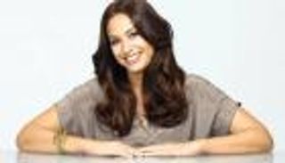 القاهرة السينمائي يمنح هند صبري جائزة فاتن حمامة