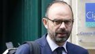 فرنسا.. "التهرب الضريبى" يؤجل إعلان الحكومة