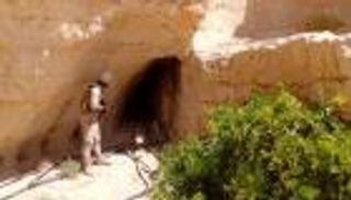 الجيش المصري يحبط تهريب أسلحة على الحدود الشرقية والغربية