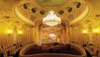 ترميم"مسرح الشيخ خليفة بن زايد آل نهيان" بباريس في مراحله النهائية