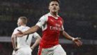 مدافع آرسنال: سانشيز لا يُعوض