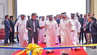 الشيخ أحمد بن سعيد آل مكتوم خلال افتتاح المنشأة