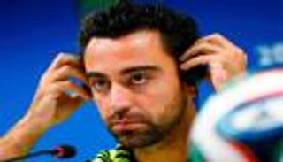 تشافي يؤكد أحقية الريال بالليجا وبوفون بالكرة الذهبية