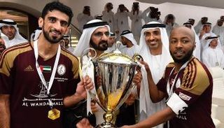 الشيخ محمد بن راشد يتوج الوحد باللقب