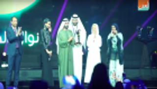 بالفيديو..محمد بن راشد يفاجئ الجمهور العربي في حفل "صناع الأمل" 