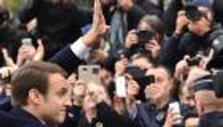 الإليزيه يختار لماكرون الصحفيين المرافقين