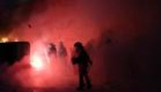 بالصور.. اشتباكات أمام البرلمان اليوناني