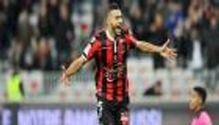 بلهندة يرحب بالبقاء في الدوري الفرنسي