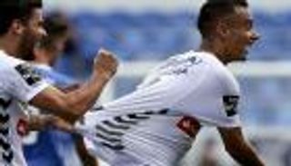 "هدف" بنفيكا يجدد العهد مع الدوري الجزائري