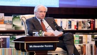 جانب من المشاركات في ندوة مركز الإمارات للدراسات الاستراتيجية 